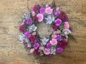 Pink loose wreath