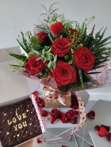 6 Red Rose Handtie with I Love You Brownie
